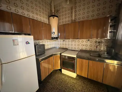 VENTA - CASA EN PLANTA ALTA 2 DORMITORIOS - LUIS AGOTE