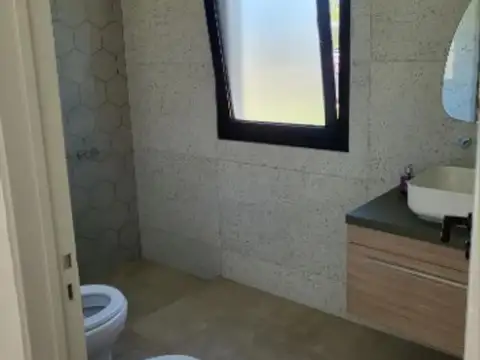 Casa 5 ambientes con 5 baños