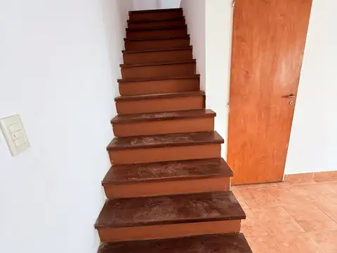Depto Tipo Casa en Venta con 1 cocheras