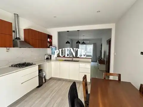 Casa en Venta en Temperley, USD 195.000