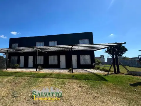 COMPLEJO DE 4 DUPLEX EN BARRIO ALFAR A METROS DE LA PLAYA