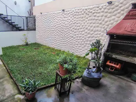 VENTA PH 3 AMB C/COCHERA - PATIO - GERLI APTO CRED