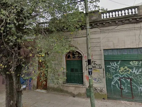 Venta de casa de estilo antiguo en Burzaco