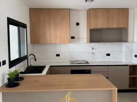 Depto Tipo Casa en Venta con 2 cocheras