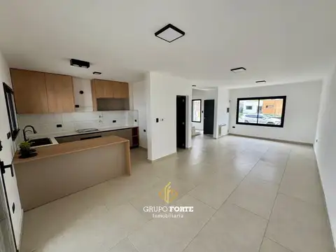 Depto Tipo Casa en Venta de 4 ambientes