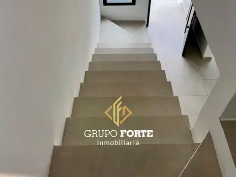 Depto Tipo Casa en Venta con 2 cocheras