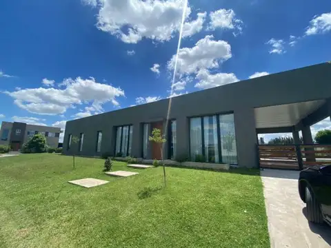 Casa 4 ambientes en Horizontes al sur
