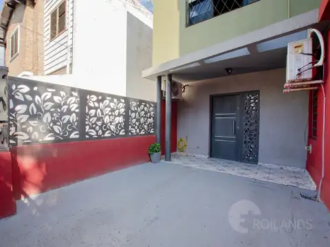 PH 4 Ambientes en Venta, refaccionado a Nuevo con cochera, jardin y Apto a Credito!
