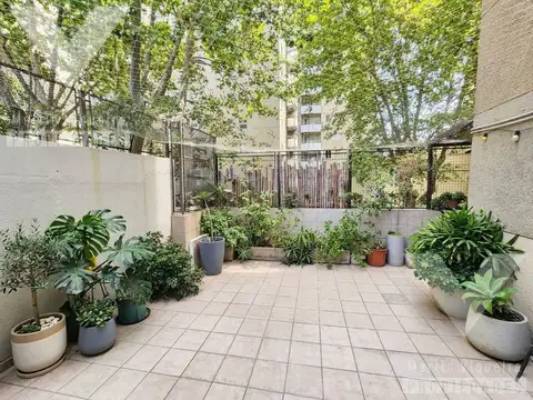 Tres ambientes con balcón terraza, quincho y espacio guardacoche