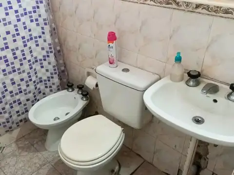 Casa 2 ambientes con 1 baño