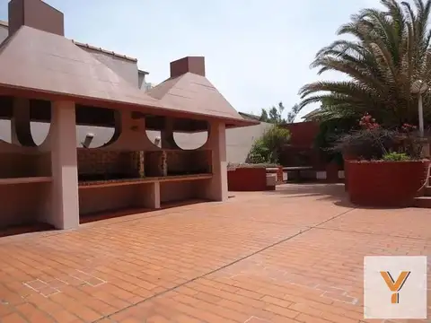 Departamento en venta - 2 dormitorios 1 baño - 70mts2 - Villa Gesell