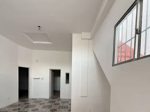 Depto Tipo Casa en Alquiler de 4 ambientes