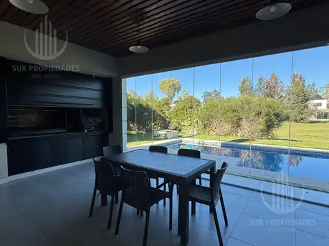 Casa 7 ambientes con 5 baños