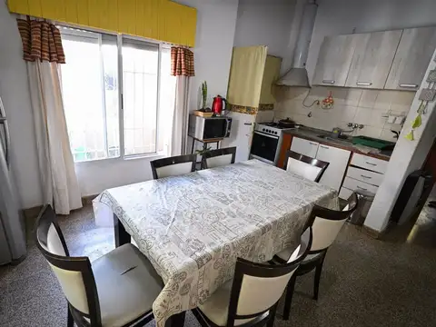 Casa 4 ambientes con 1 baño
