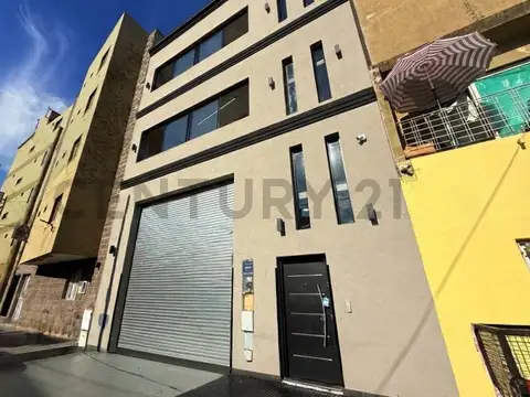 ¡OPORTUNIDAD A ESTRENAR! Imponente Galpón Multiespacio con Posible Vivienda/Oficinas (Posible Financ