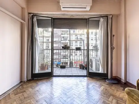 Tres ambientes. Luminoso. Palermo