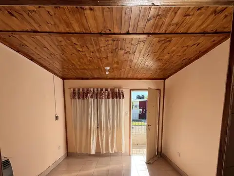 Casa 3 ambientes con 1 baño