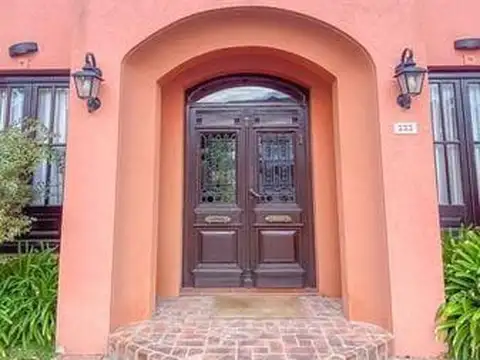 Casa en Alquiler de 3 dormitorios