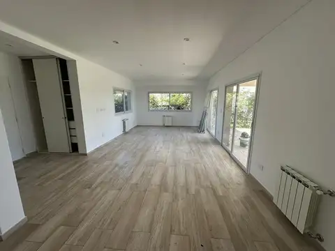 Casa en Venta en Pilar del Este - Santa Lucia, USD 205.000