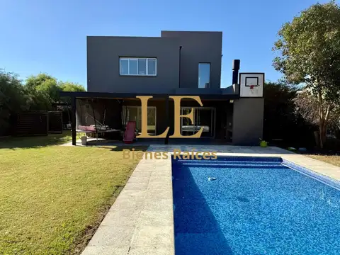 CASA EN VENTA EN VILLANUEVA SANTA CLARA