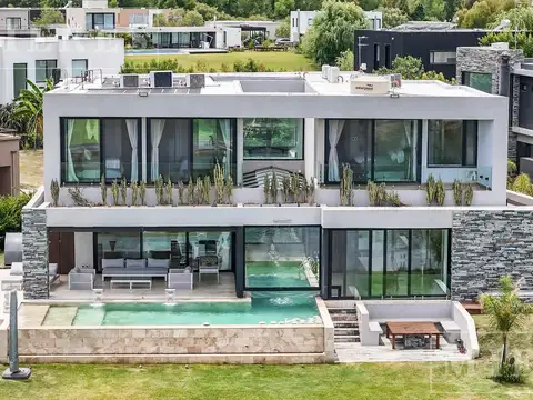 casa en venta a la laguna de area 5 Barrio San Matias