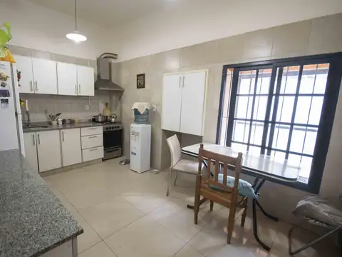 Casa 5 ambientes con 1 baño