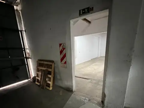 DEPÓSITO EN ALQUILER – VILLA ORTÚZAR – ESQUINA – 300 M²