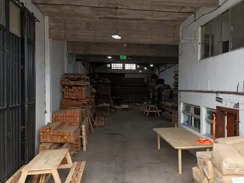 ALQUILER GALPON SOBRE AV CHAMPAGNAT