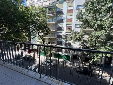 Venta Departamento de Tres Ambientes con Baulera en Colegiales Apto Credito