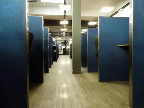Oficina 6 ambientes con 4 baños