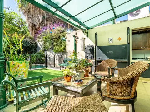 CASA DE 5 AMBIENTES Y PILETA EN DEVOTO