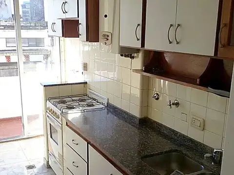 Departamento 8 ambientes con 2 baños
