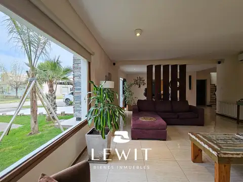 Casa en Venta en Neuquén, USD 890.000