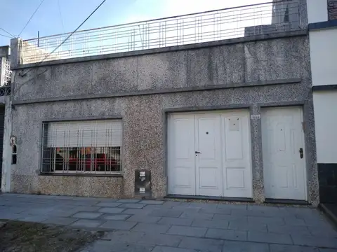 DEPARTAMENTO TIPO CASA AL FRENTE