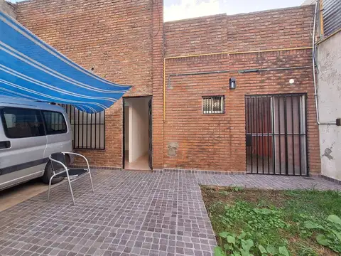 Venta casa 5 ambientes Piñeyro Avellaneda cochera