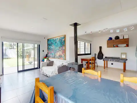Casa en Venta con 2 cocheras