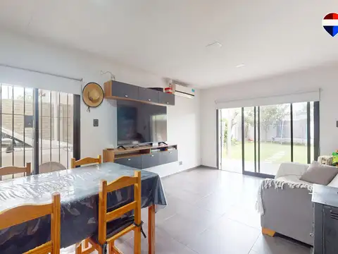 Casa 4 ambientes con 2 baños