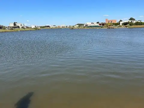 Terreno en Venta de 913,0 m2