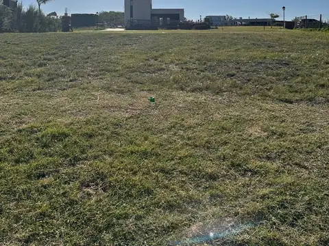 Terreno en Venta de 913,0 m2