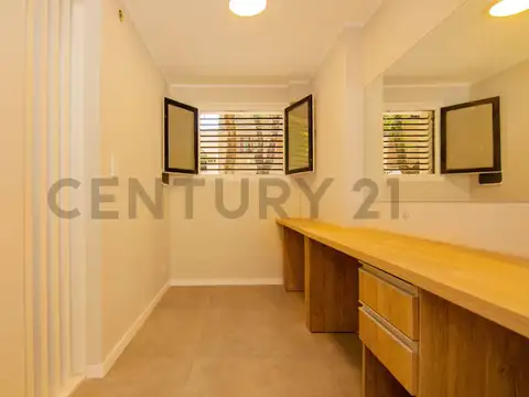 Venta Casa 2 Dormitorios con cochera en Pichincha, Rosario