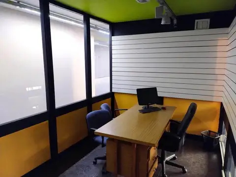 Oficina 13 ambientes con 3 baños