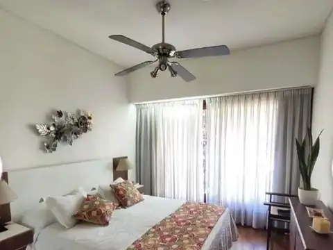 Casa 5 ambientes con 4 baños