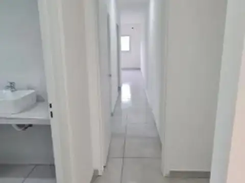 Casa en Alquiler con 3 cocheras