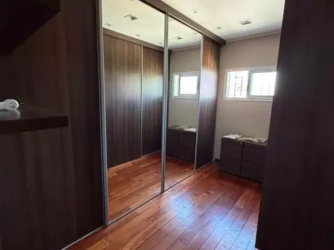 CASA 5 DORMITORIOS VENTA GRAND BOURG