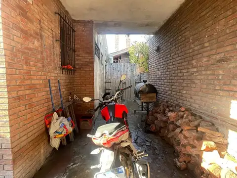 VENTA CASA 4 AMB. EL TALAR CON PILETA Y COCHERA