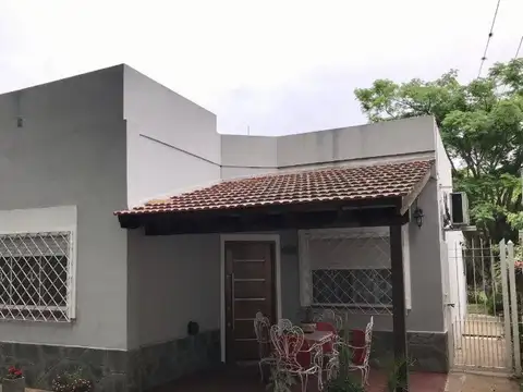 RETASADA  CASA CON EXCELENTE LOTE EN JOSE MARMOL