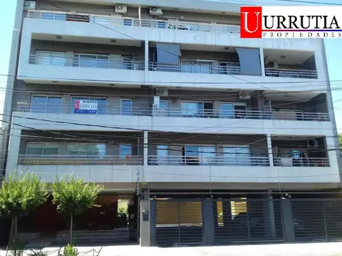 DEPARTAMENTO DE 2 AMB CON BALCON Y COCHERA. IMPECABLE ESTADO.