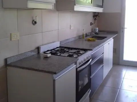 Departamento en Alquiler con 1 cocheras