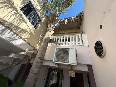 Casa 5 ambientes con 4 baños
