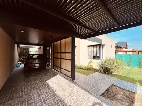 Casa 6 ambientes con 3 baños